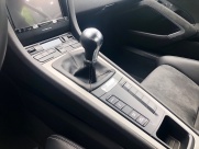 ポルシェ ケイマン GT4