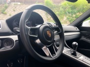 ポルシェ ケイマン GT4