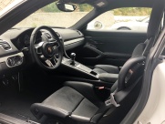 ポルシェ ケイマン GT4