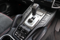 ポルシェ カイエン GTS