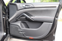 ポルシェ カイエン GTS