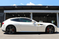 フェラーリ FF F1 DCT