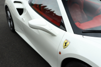 フェラーリ 488スパイダー ベースグレード