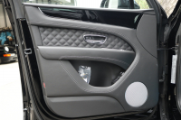 ベントレー ベンテイガ V8