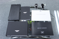 ベントレー ベンテイガ V8