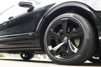 ベントレー ベンテイガ V8