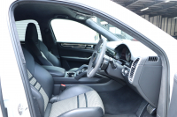 ポルシェ カイエン クーペGTS