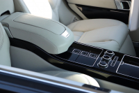 ランドローバー オートバイオグラフィー SV