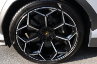 ランボルギーニ ウルス ペルフォルマンテ