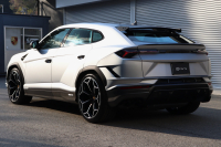 ランボルギーニ ウルス ペルフォルマンテ