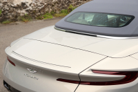 アストンマーティン DB11 ヴォランテ