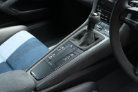 ポルシェ 718 ケイマン GT4RS