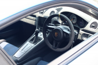 ポルシェ 718 ケイマン GT4RS