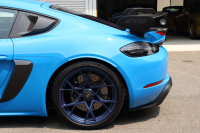 ポルシェ 718 ケイマン GT4RS