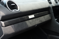 ポルシェ 718 ケイマン GT4RS