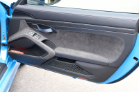 ポルシェ 718 ケイマン GT4RS