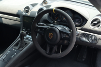 ポルシェ 718 ケイマン GT4RS