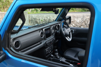 ジープ ラングラー アンリミテッド　サハラ　スカイワンタッチパワートップ4WD