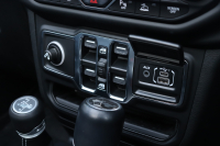 ジープ ラングラー アンリミテッド　サハラ　スカイワンタッチパワートップ4WD