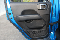 ジープ ラングラー アンリミテッド　サハラ　スカイワンタッチパワートップ4WD