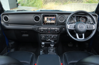 ジープ ラングラー アンリミテッド　サハラ　スカイワンタッチパワートップ4WD