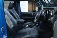 ジープ ラングラー アンリミテッド　サハラ　スカイワンタッチパワートップ4WD