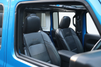 ジープ ラングラー アンリミテッド　サハラ　スカイワンタッチパワートップ4WD