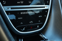 アストンマーティン DB11 V8