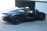 アストンマーティン DB11 V8