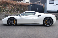 フェラーリ 488スパイダー F1DCT左ハンドル