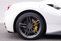 フェラーリ 488スパイダー F1DCT左ハンドル