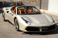 フェラーリ 488スパイダー F1DCT左ハンドル