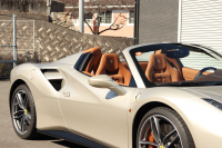 フェラーリ 488スパイダー F1DCT左ハンドル