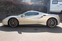 フェラーリ 488スパイダー F1DCT左ハンドル