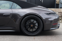 ポルシェ 911(Type992) カレラ4GTSカブリオレ