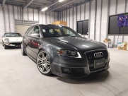 アウディ RS4 