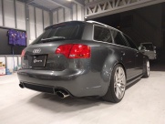 アウディ RS4 