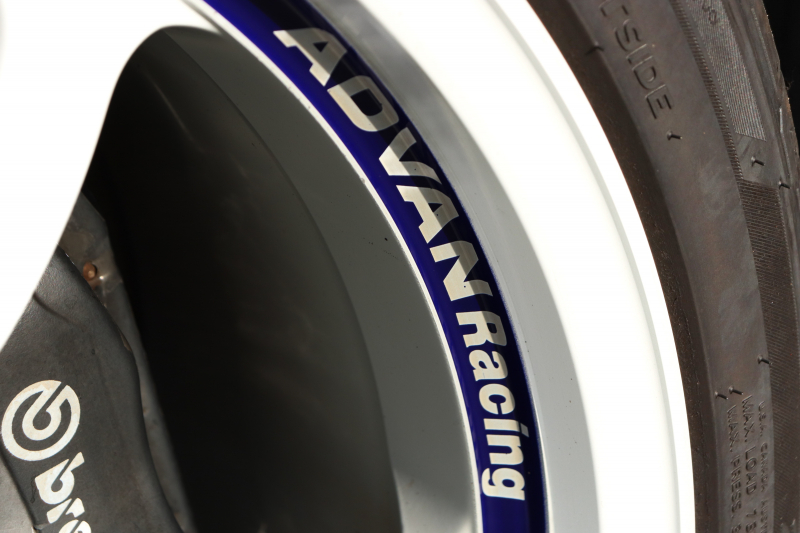 ＡＤＶＡＮＲａｃｉｎｇホイール１８インチ