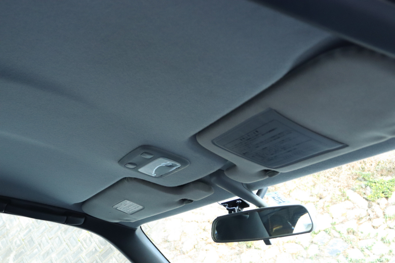 天井傷や破れ、シミございません。