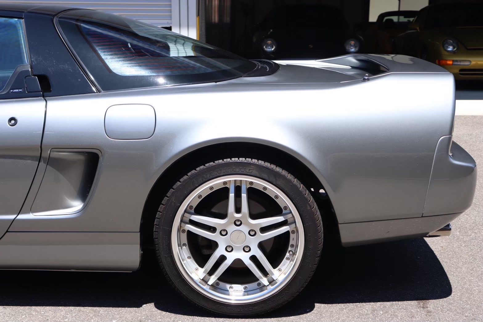 NSX 査定 オールペイント車のリアフェンダーとホイールの状態