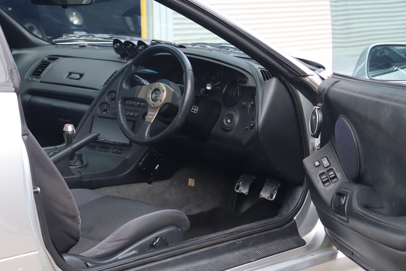 80スープラ 運転席まわりの内装