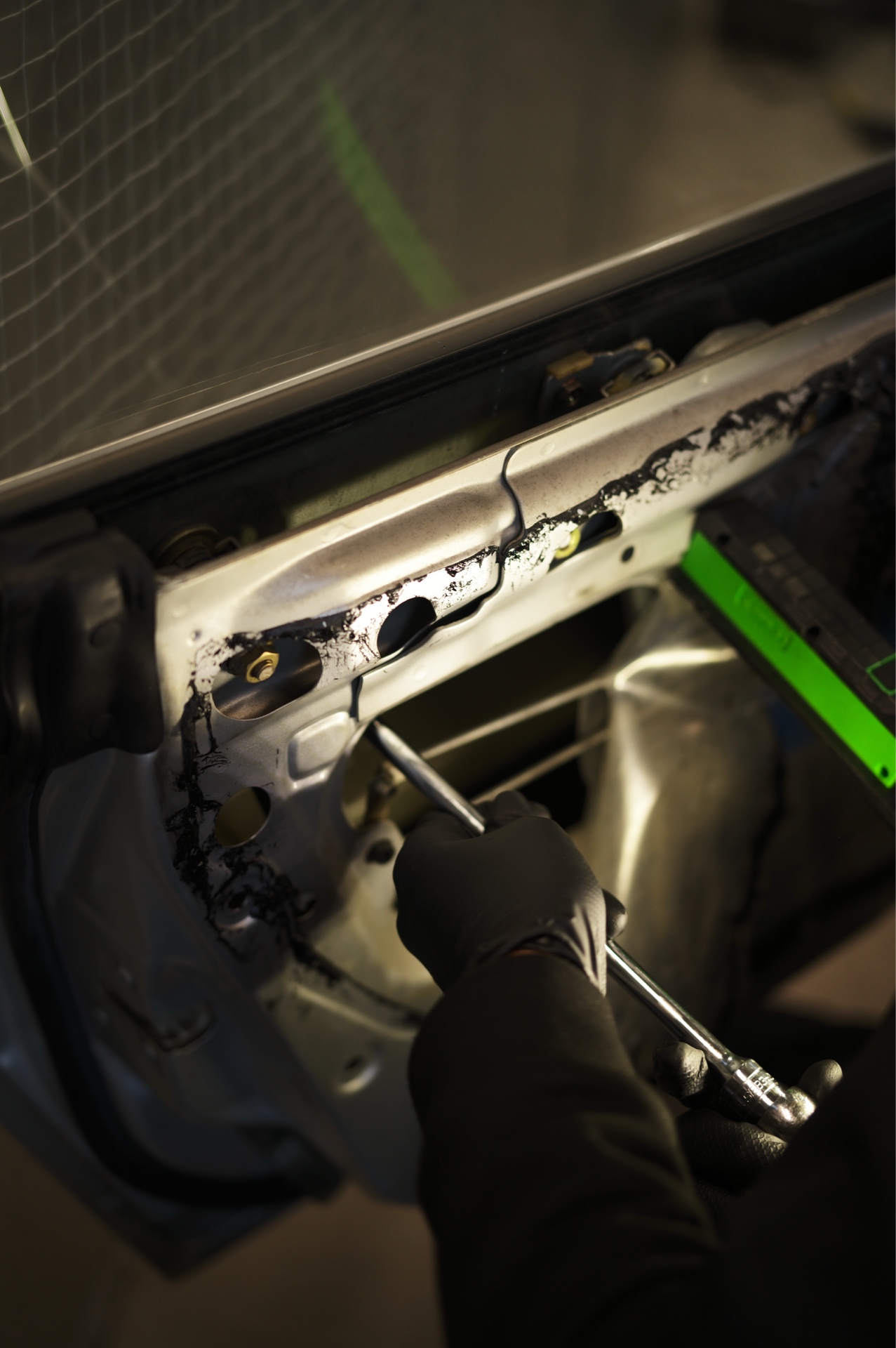 ユーノスロードスターの内装仕上げ作業