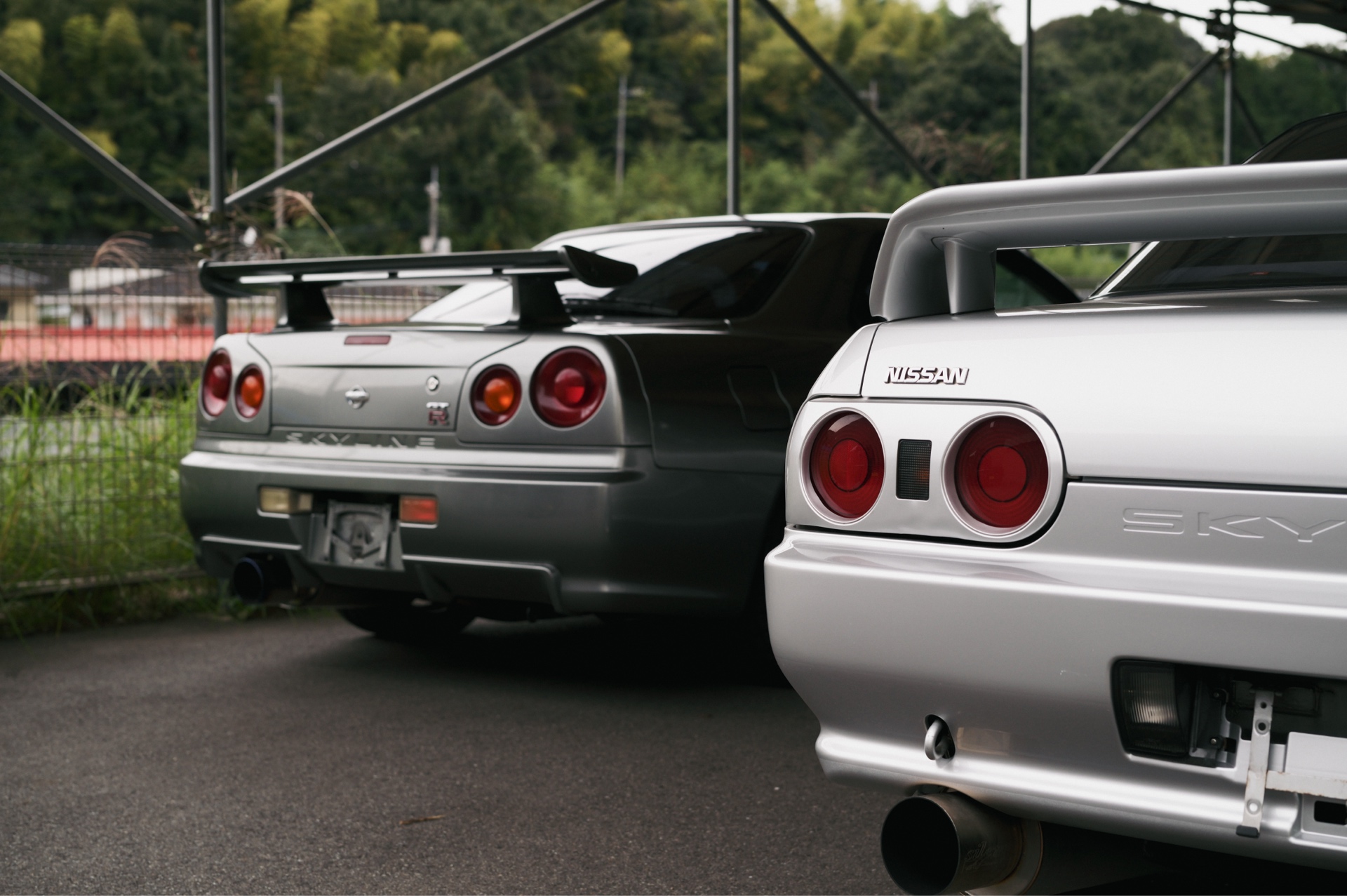 異なるBNR32 GT-Rのリアスタイル比較